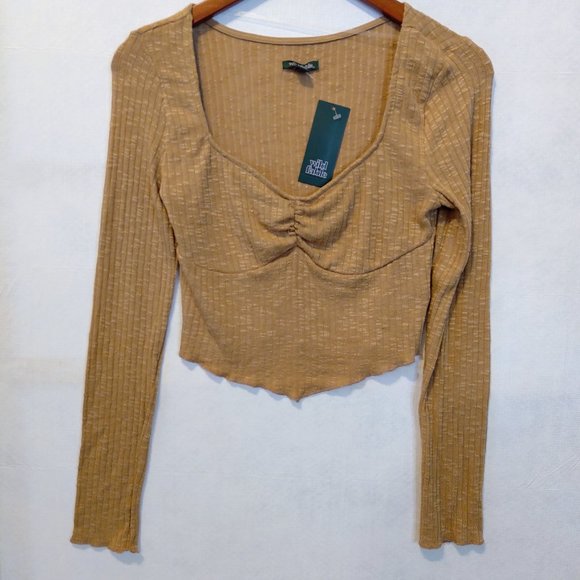 NWT - Long Sleeve Fitted Sweetheart Neck T-Shirt - Wild Fable - Picture 2 of 5